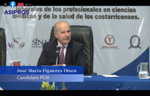 Fotografía del candidato presidencial José María Figueres en una entrevista televisiva.