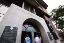 Fotografía de la entrada al Tribunal Supremo de Elecciones.