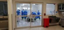 Fotografía de una sala de emergencia de un hospital.