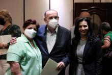 Fotografía de las personas candidatas electas por el PLN: Dinorah Barquero, Rodrigo Arias y Paulina Ramírez.